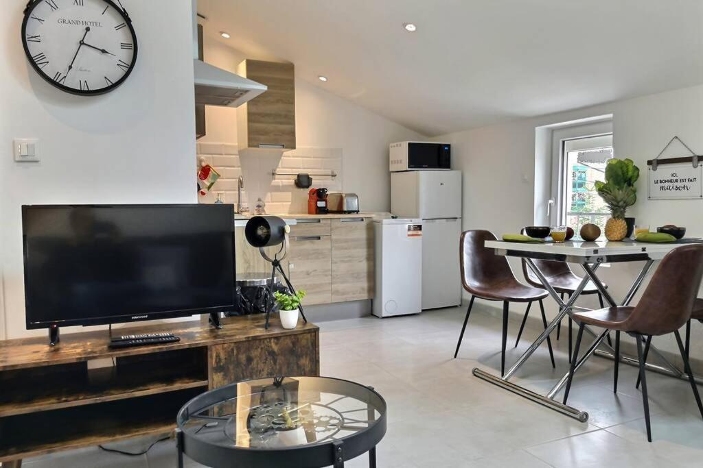 Ferienwohnung L'ESCAPADE Netflix Proche Gare Angoulême Exterior foto